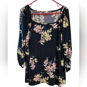 Chic Floral Print Blouse in Navy